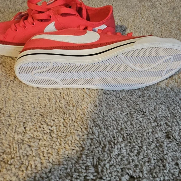 Nike Women's Bright Red and White Sneakers - Picture 4 of 6